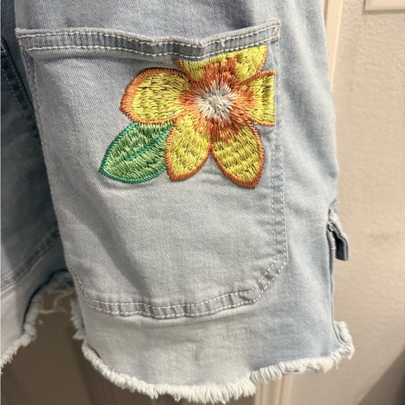 No Boundaries Light Blue Denim Overalls with Floral Embroidery Juniors XXL (19) - Picture 8 of 11